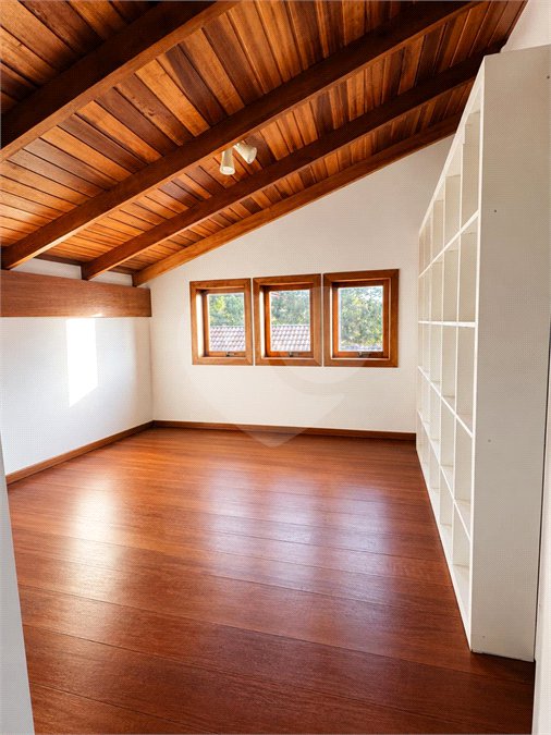 Casa Térrea à venda com 3 quartos, sendo 2 suítes,  em Luiz Fagundes, Mairiporã, SP