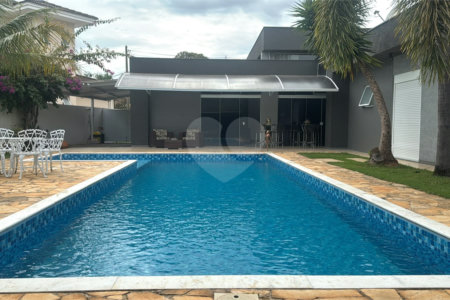 Casa à venda com 3 suítes no condomínio Village Ipanema I, Araçoiaba da Serra - SP