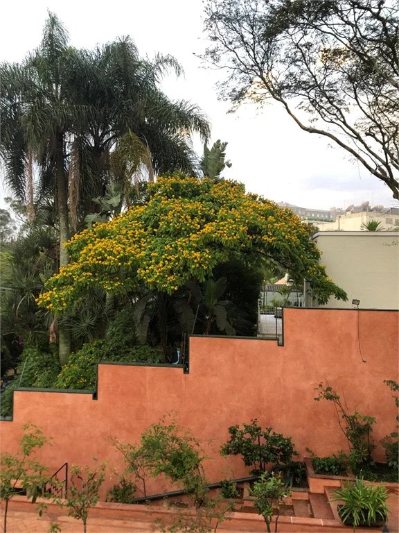 Casa à venda ou para alugar com 4 quartos, sendo 3 suítes, em Jardim Leonor, São Paulo, SP