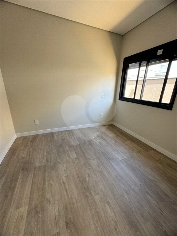 Casa à venda com 3 quartos, sendo 1 suíte, no condomínio Reserva Central Parque, Salto - SP