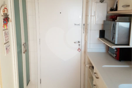 Apartamento à venda com 3 suítes em Jardim Londrina, São Paulo, SP