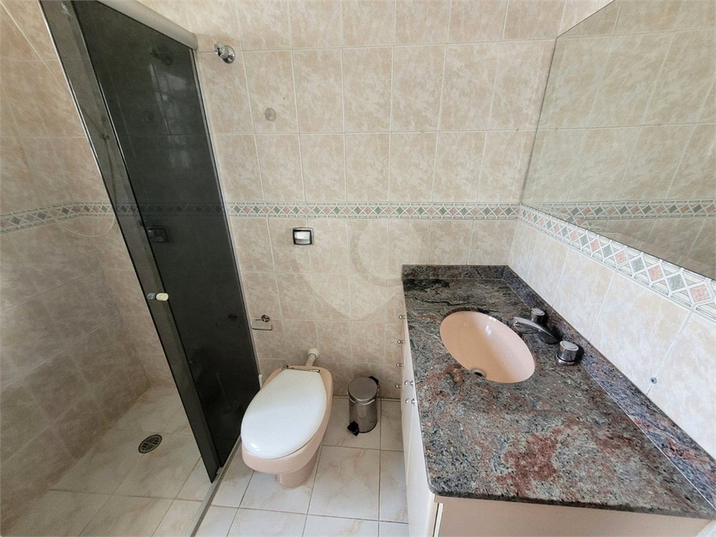Sobrado à venda com 3 quartos, sendo 1 suíte, em Jardim Líbano, São Paulo, SP