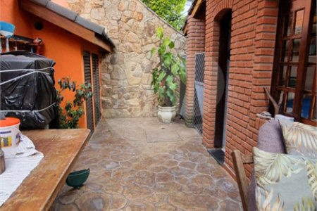 Casa à venda com 4 quartos, sendo 2 suítes, no condomínio Aruã Eco Park, Mogi das Cruzes - SP