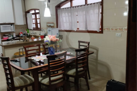 Sobrado à venda com 3 quartos, sendo 1 suíte, em Jardim Franca, São Paulo, SP