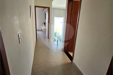Casa à venda com 3 quartos, sendo 1 suíte, no condomínio Parque Real, Indaiatuba - SP