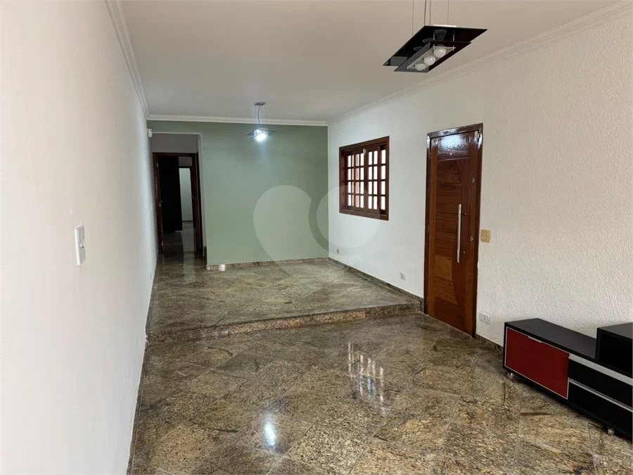 Sobrado à venda ou para alugar com 3 suítes em Vila Sônia, São Paulo, SP
