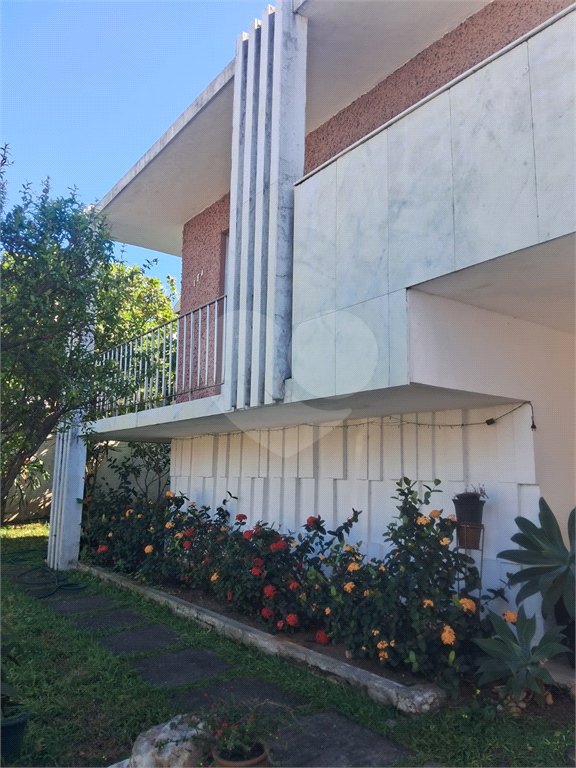 Casa à venda com 3 quartos, sendo 2 suítes, no condomínio Rio Bon, Rio de Janeiro - RJ