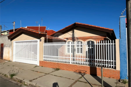 Casa à venda com 3 quartos, sendo 1 suíte, em Jardim Itália, Itapetininga, SP