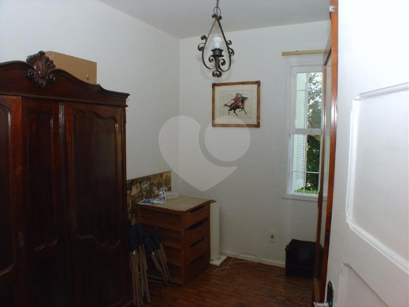 Casa à venda com 4 quartos, sendo 1 suíte, em Brooklin Velho, São Paulo, SP