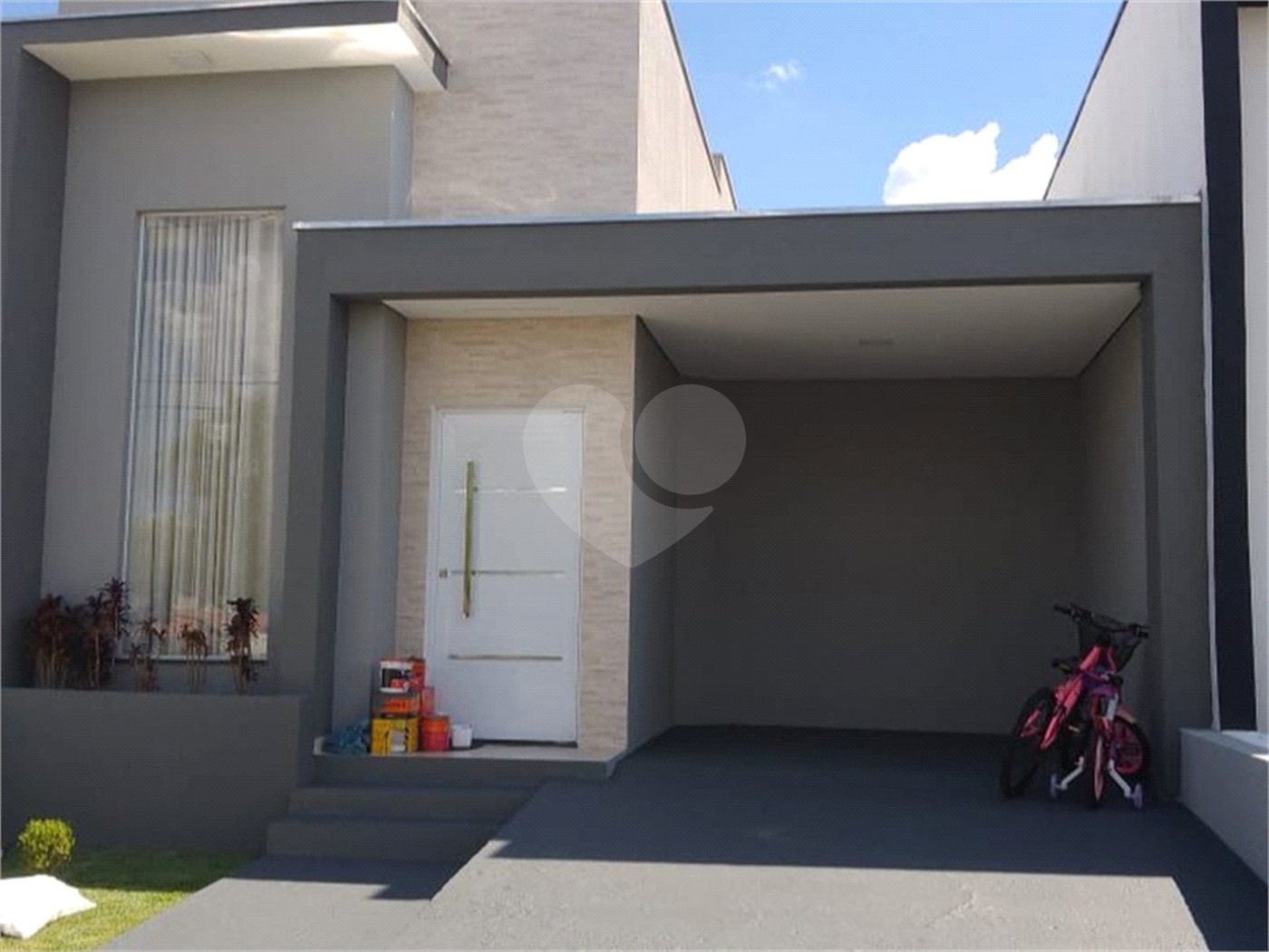 Casa à venda com 2 quartos, sendo 1 suíte, no condomínio Residencial Jardim, Sorocaba - SP