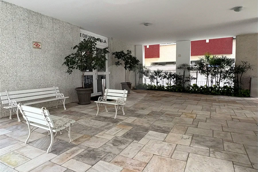 Apartamento Amplo e Mobiliado, 3 Dormitórios, 2 Vagas, Próximo à Paulista
