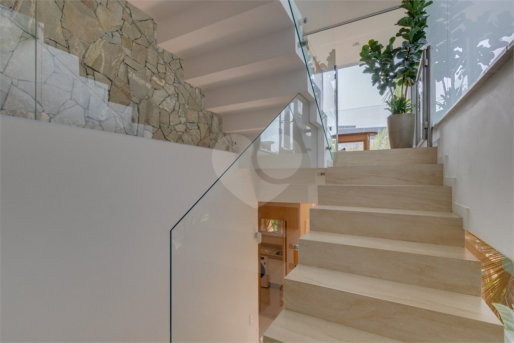 Casa à venda com 3 suítes no condomínio Residencial Canumã, São Paulo - SP