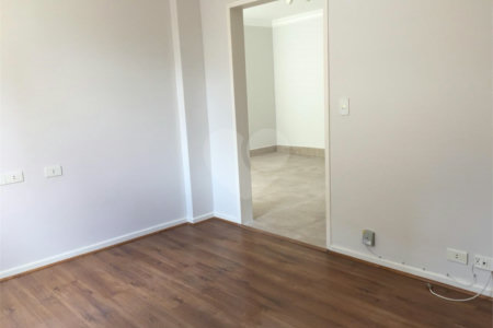 Apartamento à venda com 3 quartos, sendo 1 suíte, em Itaim Bibi, São Paulo, SP