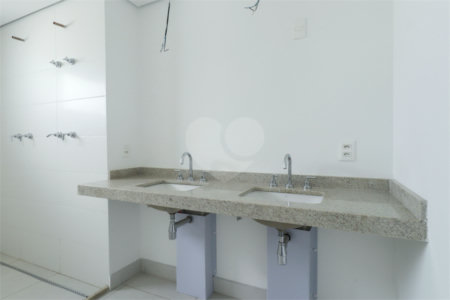 Apartamento à venda com 3 quartos, sendo 2 suítes,  em Brooklin, São Paulo, SP
