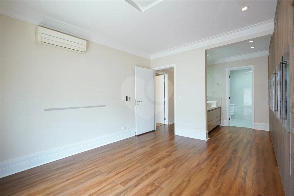 Casa de Vila à venda com 4 suítes em Granja Julieta, São Paulo, SP