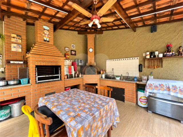 Sobrado à venda com 3 quartos, sendo 1 suíte,  em Alto da Boa Vista, São Paulo, SP