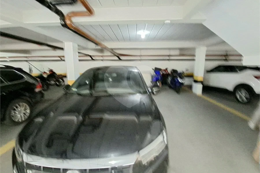 Casa à venda com 3 quartos, sendo 1 suíte, no condomínio Vila Arnoni, São Paulo - SP