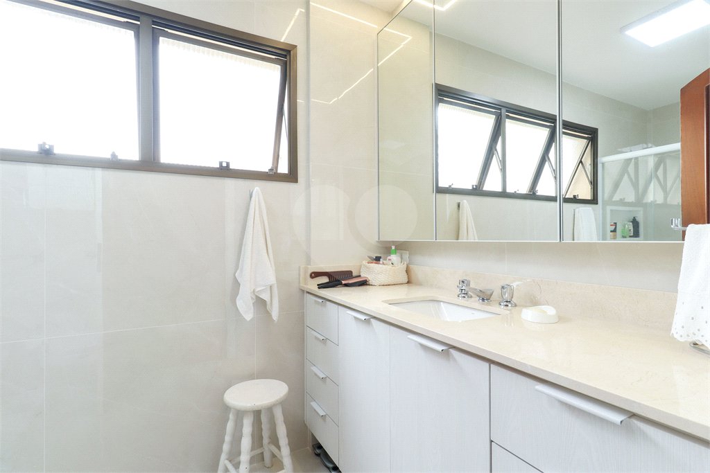 Apartamento à venda com 4 quartos, sendo 3 suítes, em Campo Belo, São Paulo, SP