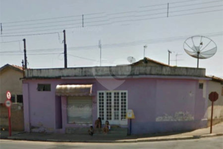 Casa térrea em Ibaté/SP.