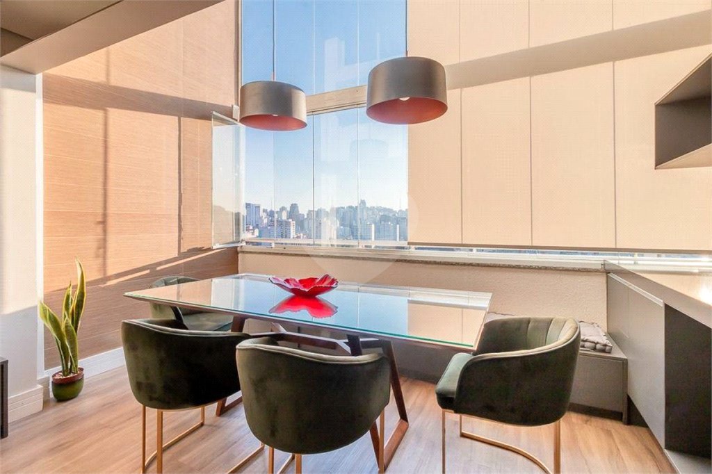 LOFT DUPLEX DE CINEMA. VENHA FAZER UMA VISITA.