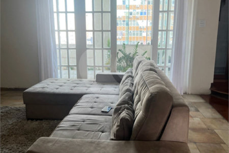 Cobertura penthouse com 486 m², 5 dormitórios e 2 vagas em ótima localização