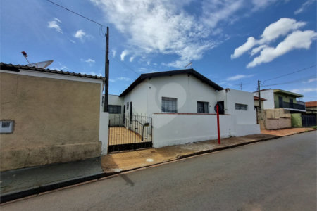 Casa térrea a venda na Vila Lutfalla
