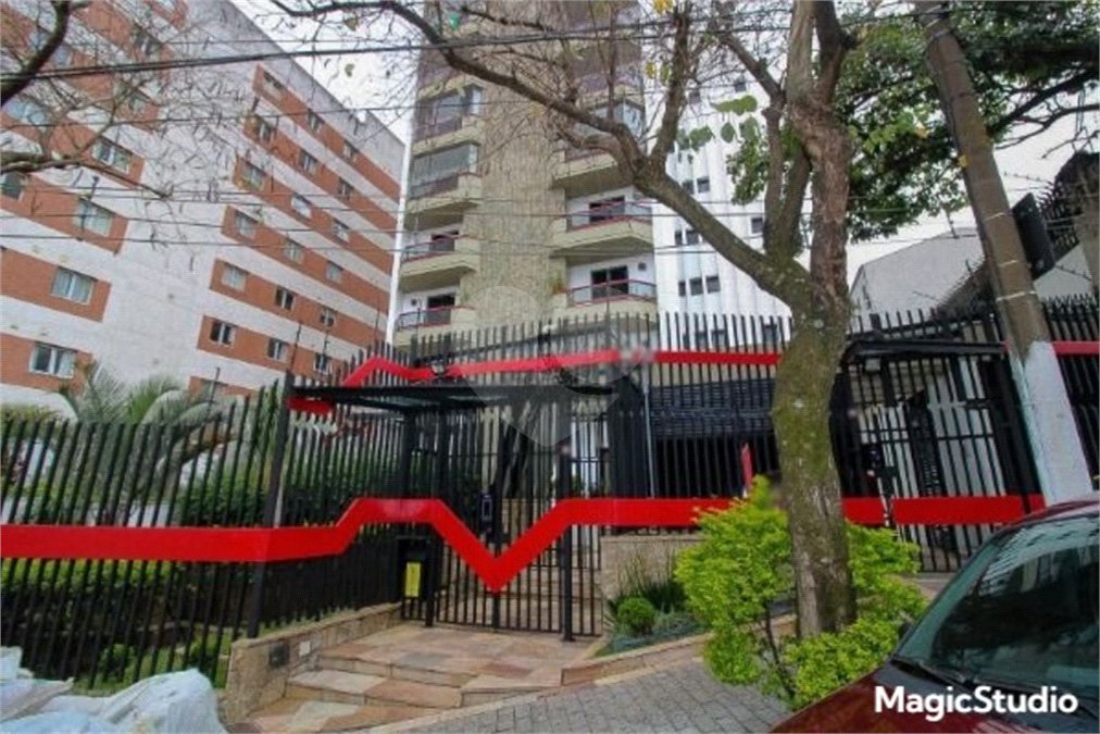 Apartamento com 150m², 3 dormitórios, sendo 1 suíte, 3 vagas de garagem, à venda no Tatuapé.