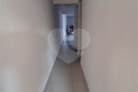 Sobrado á Venda no Ipiranga, 3 dormitórios, 2 vagas na garagem, reformado