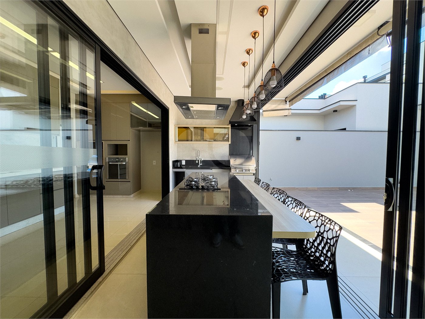 Casa à venda com 3 quartos, sendo 2 suítes, no condomínio Jardim Residencial Dona Maria José, Indaiatuba - SP