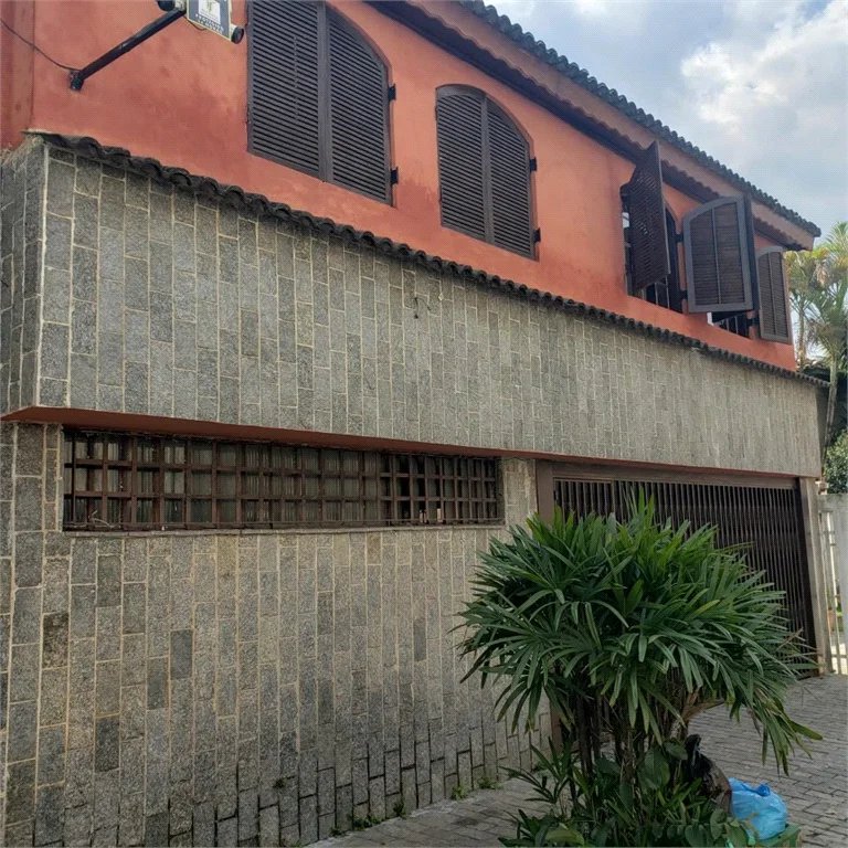 Casa à venda com 6 quartos, sendo 4 suítes, em Vila Sônia, São Paulo, SP