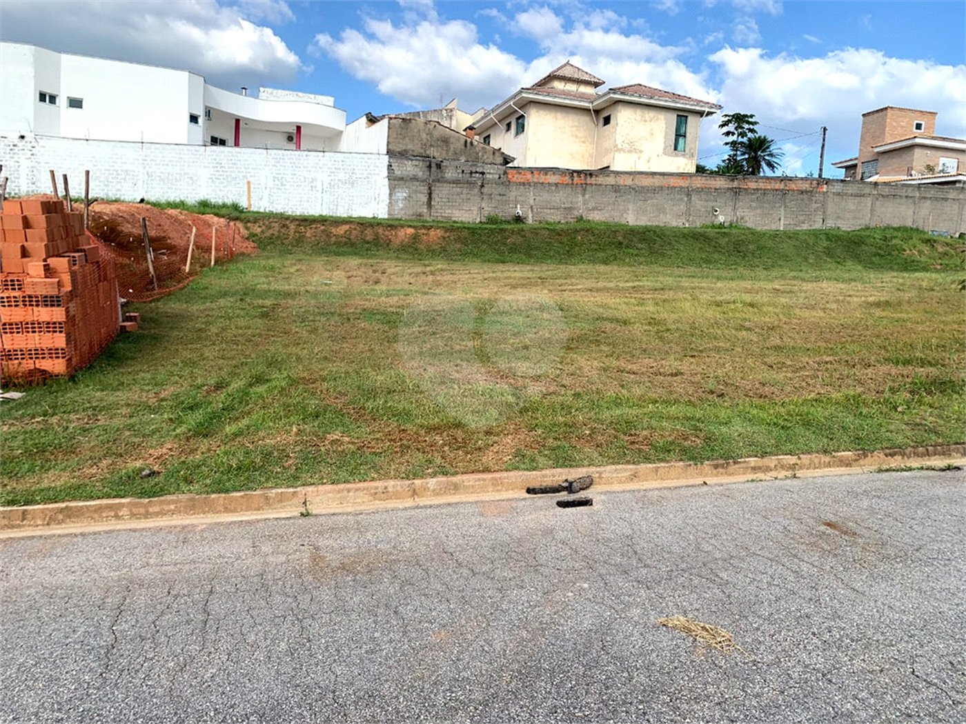 Terreno à venda no condomínio Bougainville, Sorocaba - SP