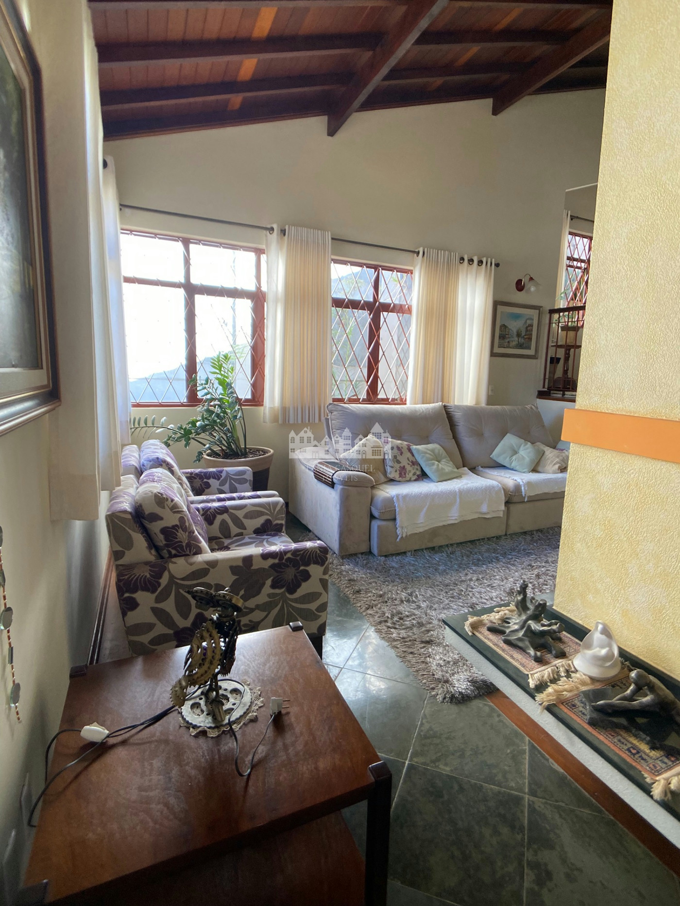Casa à venda com 3 quartos, sendo 1 suíte, com vista deslumbrante em Recreio Maristela, Atibaia