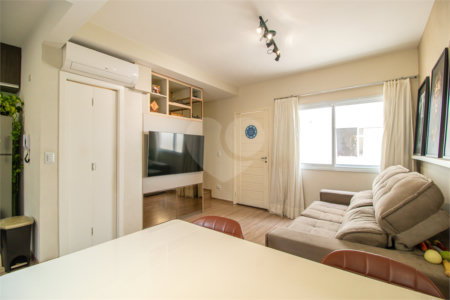 Casa à venda com 2 suítes no condomínio Residencial Living Sabara, São Paulo - SP
