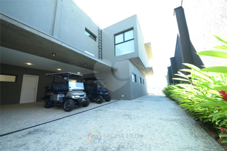 Casa à venda com 4 suítes no condomínio Villa dos Pinheiros, Indaiatuba - SP