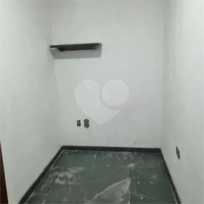 Sobrado à venda com 3 quartos, sendo 1 suíte, em Vila Zat, São Paulo, SP