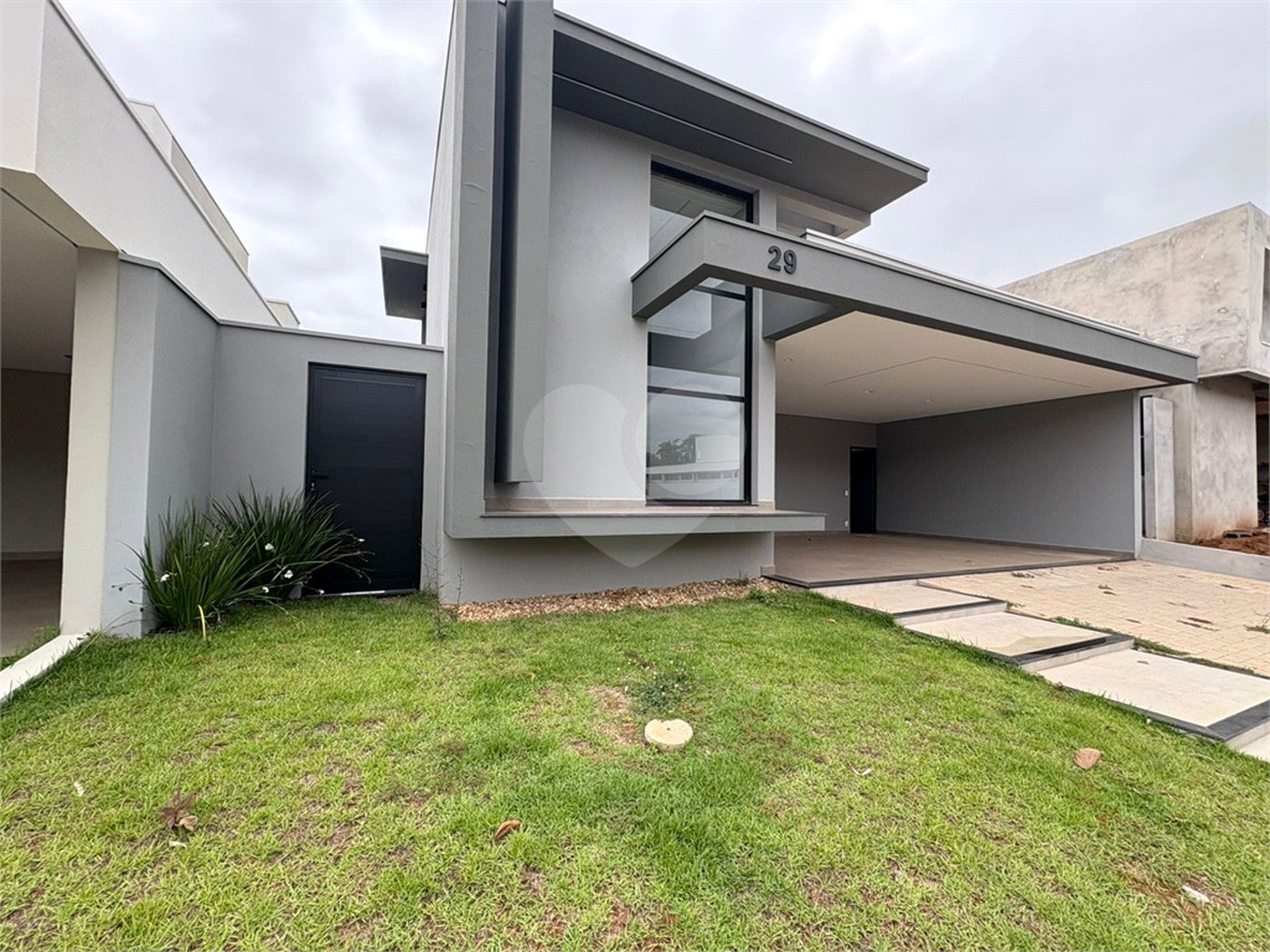 Casa á venda no condomínio Damha IV