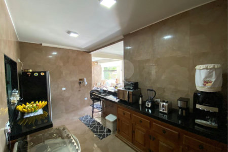 Casa à venda com 4 suítes em Vila Santista, Atibaia, SP