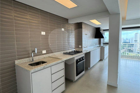Apartamento à venda com 3 quartos, sendo 1 suíte,  em Vila Anastácio, São Paulo, SP