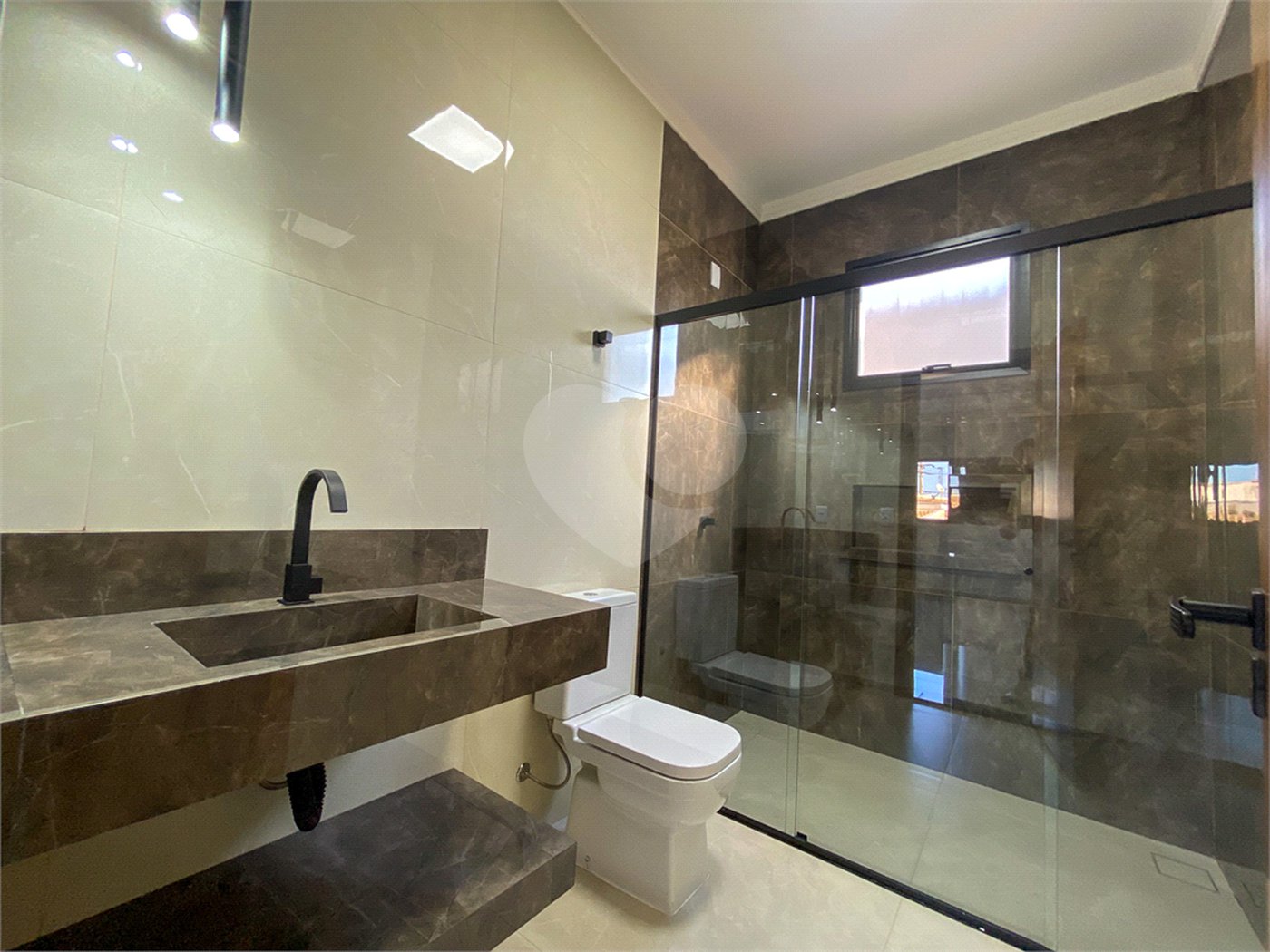 Casa à venda com 5 suítes no condomínio Nova Jerusalém - Jardinópolis, Jardinópolis - SP