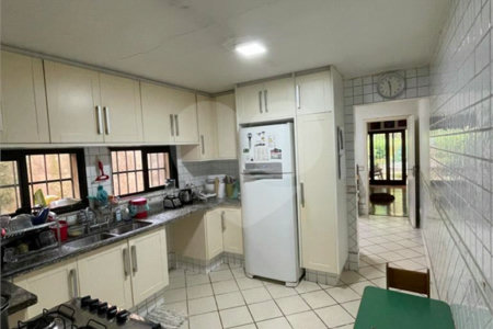 Casa à venda com 4 quartos, sendo 1 suíte, em Vila Morumbi, São Paulo, SP