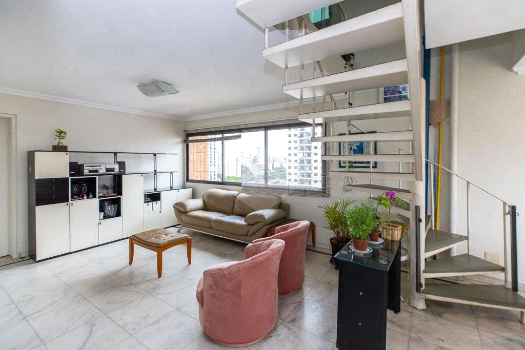 Apartamento à venda com 4 quartos, sendo 1 suíte, em Campo Belo, São Paulo, SP