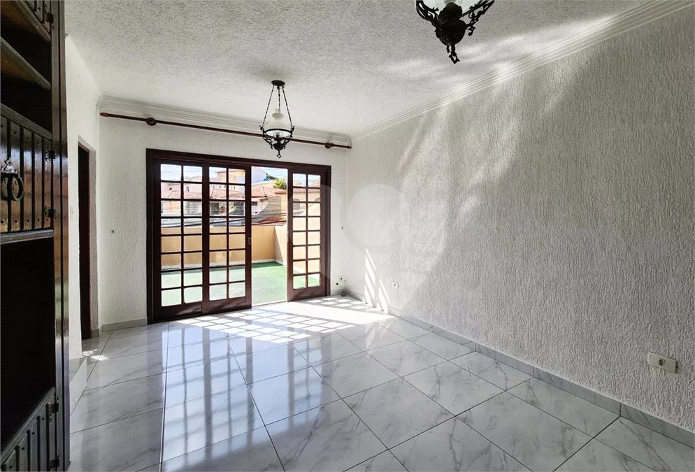 Sobrado à venda com 3 quartos, sendo 1 suíte, em Nova Petrópolis, São Bernardo do Campo, SP