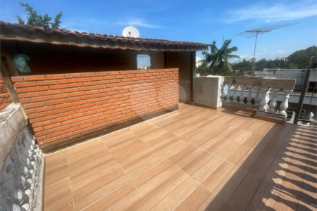 Sobrado à venda com 4 quartos, sendo 2 suítes, em Jardim Marajoara, São Paulo, SP