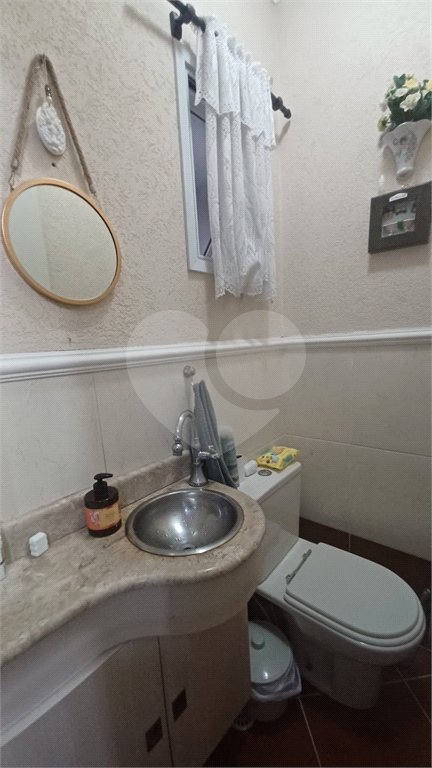 Casa à venda com 3 quartos, sendo 1 suíte, no condomínio Santanna, São Paulo - SP