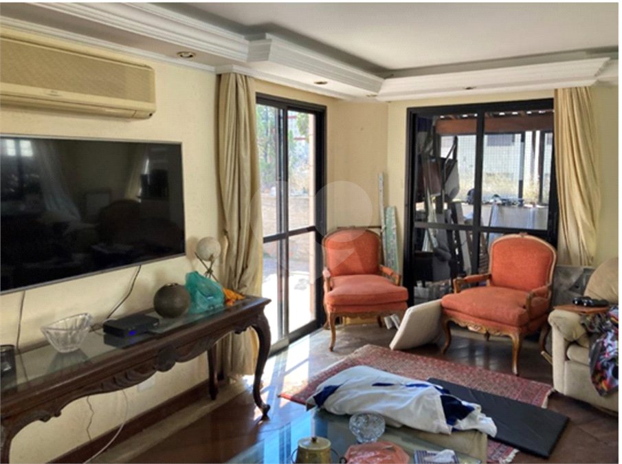 Apartamento à venda com 4 quartos, sendo 2 suítes,  em Moema, São Paulo, SP