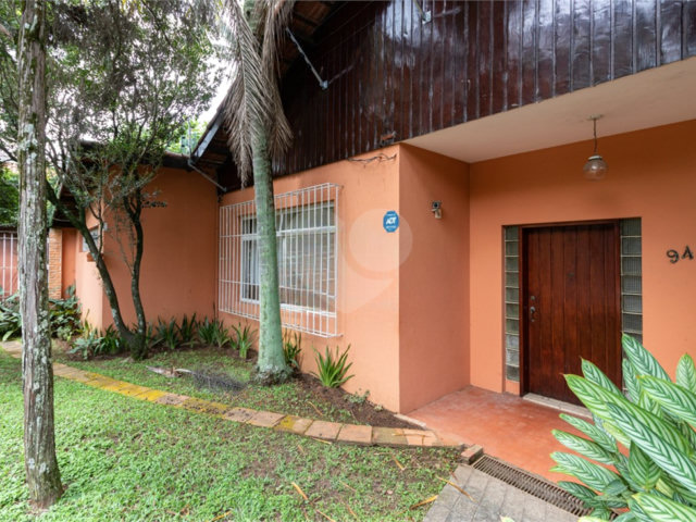 Casa à venda com 3 quartos, sendo 1 suíte,  em Alto da Boa Vista, São Paulo, SP
