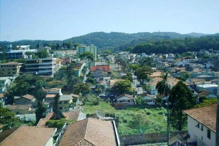 Sobrado à venda com 4 quartos, sendo 3 suítes, em Horto, São Paulo, SP
