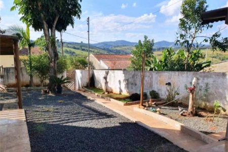 Casa à venda com 3 quartos, sendo 1 suíte, no Centro, Ouro Fino, MG