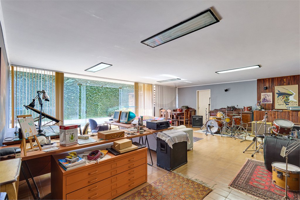 Casa de Vila à venda com 4 quartos, sendo 3 suítes,  em Alto da Boa Vista, São Paulo, SP