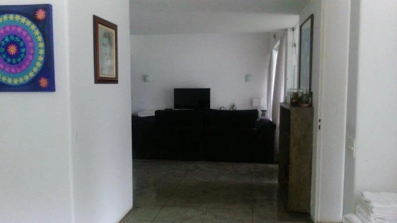 Casa no Butantâ com jardim e piscina